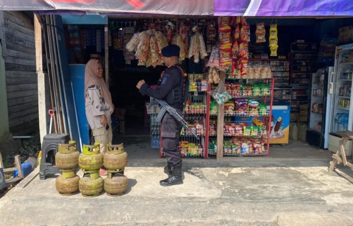 Foto pada laporan FaktaNusa: Sigap Jaga Tanah Grogot, Brimob Sambangi Lapas dan Warga