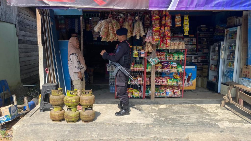 Foto pada laporan FaktaNusa: Sigap Jaga Tanah Grogot, Brimob Sambangi Lapas dan Warga