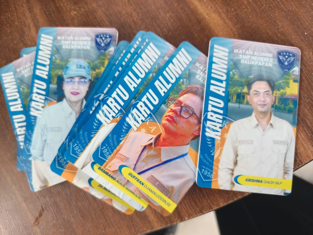 Foto pada laporan FaktaNusa: Makin Kompak, Alumni SMPN 2 Balikpapan Terima Kartu Anggota E-Money